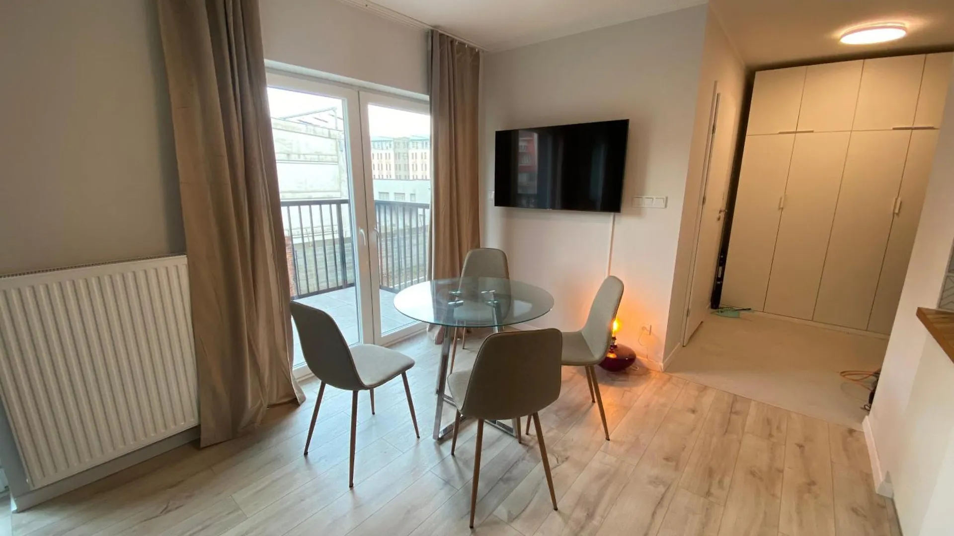 Apartament Madalinskiego Wrocław 0*,  Polska